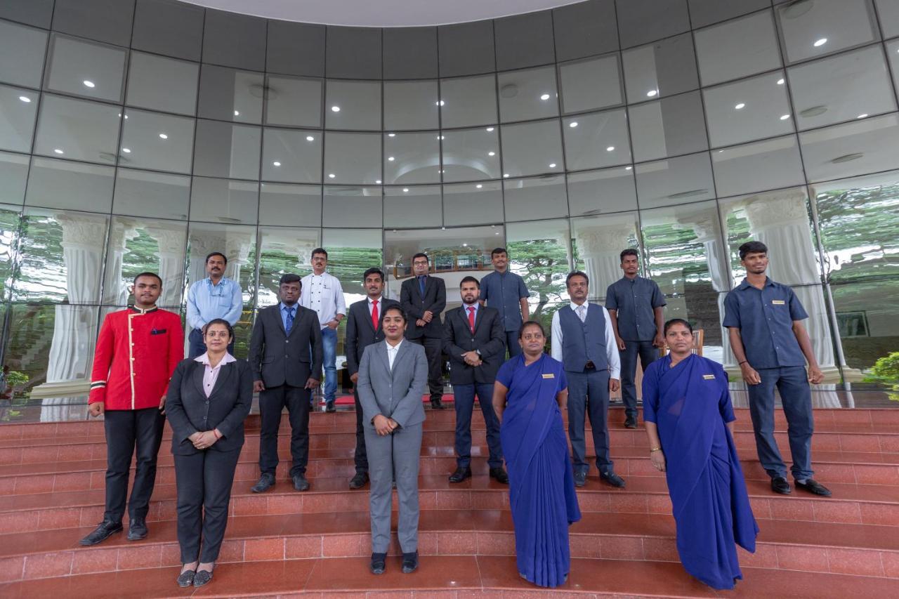 Kstdc Kumarakrupa Hotel Bangalore Extérieur photo