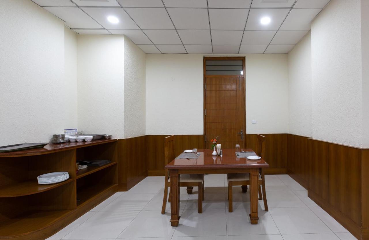 Kstdc Kumarakrupa Hotel Bangalore Extérieur photo