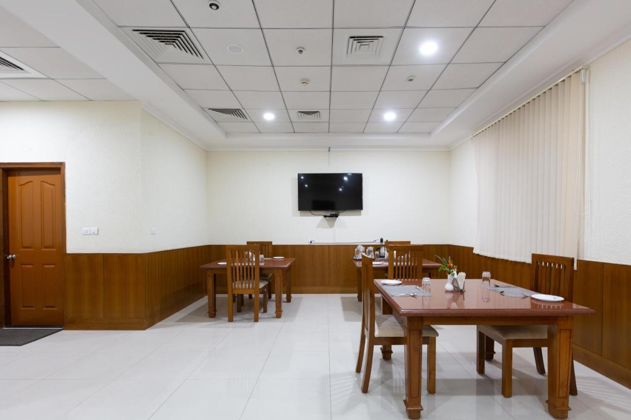 Kstdc Kumarakrupa Hotel Bangalore Extérieur photo