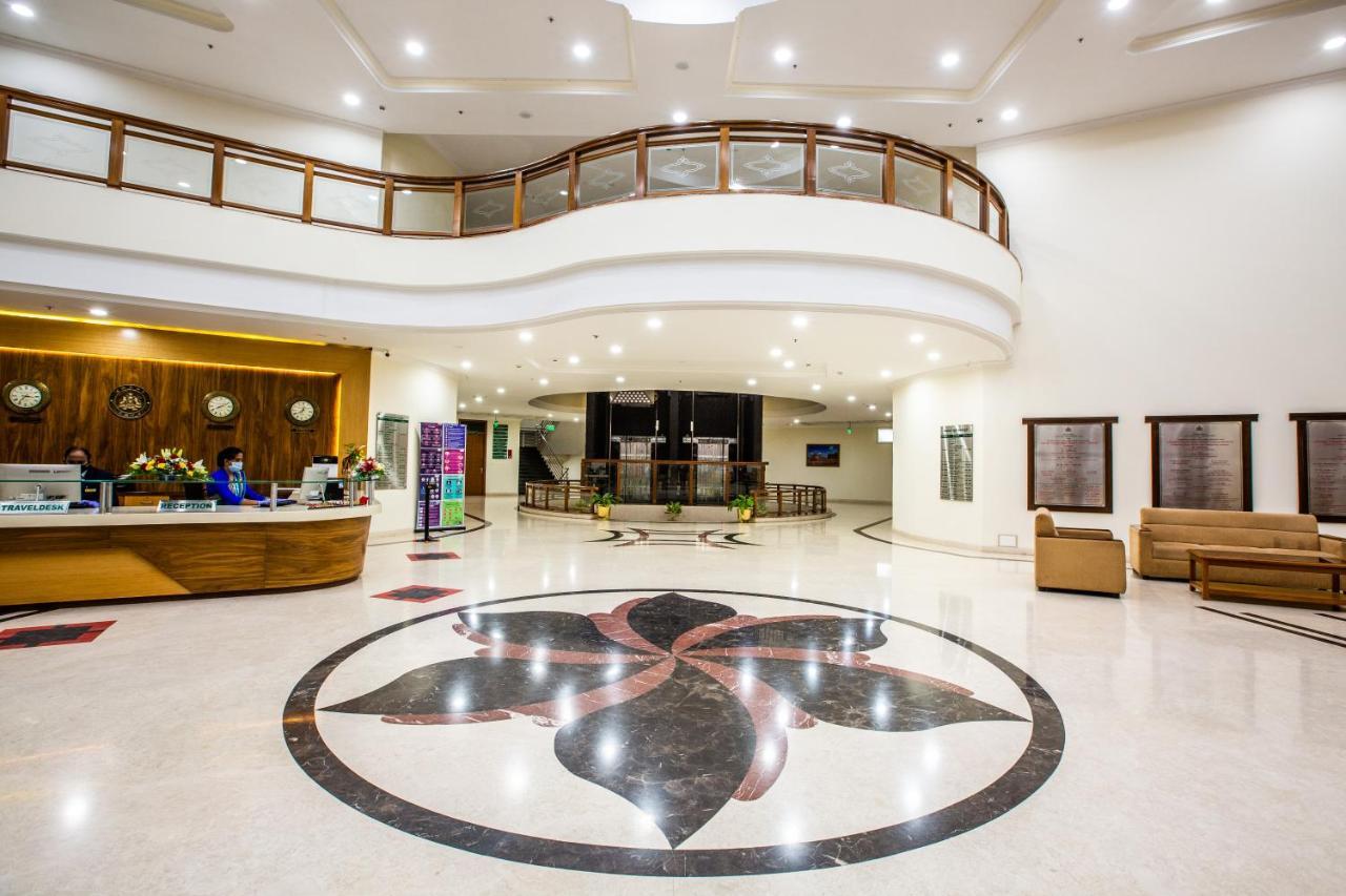 Kstdc Kumarakrupa Hotel Bangalore Extérieur photo