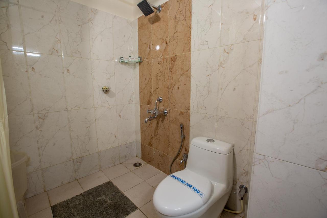 Kstdc Kumarakrupa Hotel Bangalore Extérieur photo